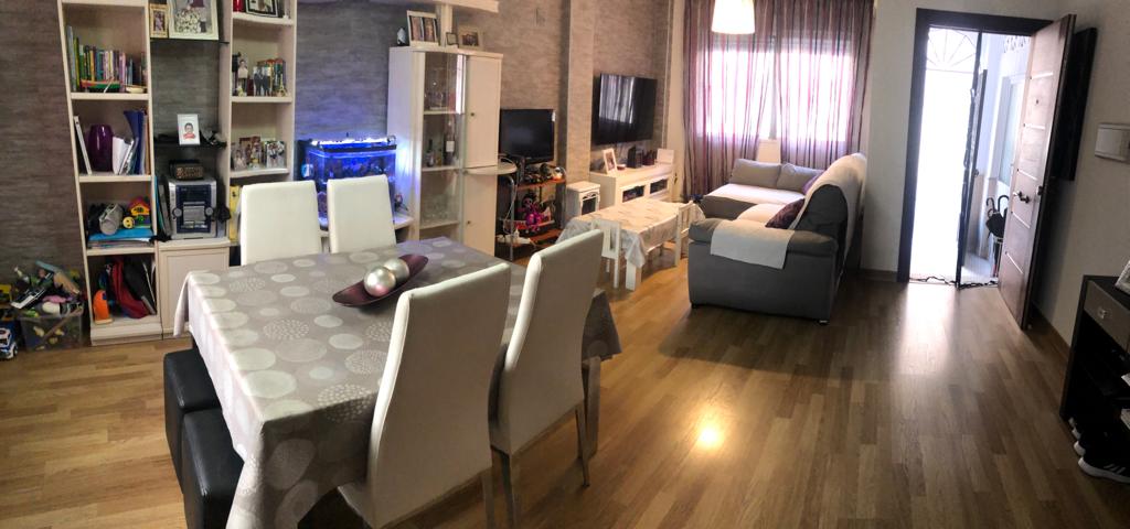 CASA EN ZONA DE LA PALMA – AZUCARERA EN MOTRIL